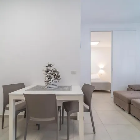 Relax Flatroom 22