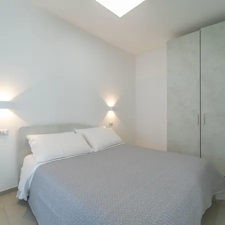 Relax Flatroom 22 *